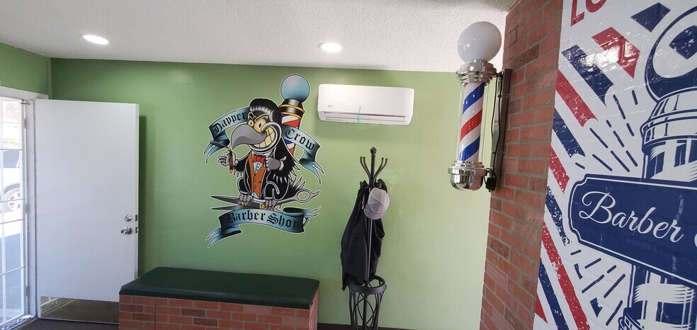 658 E Main St, San Jacinto, CA à vendre - Photo intérieure - Image 2 de 17