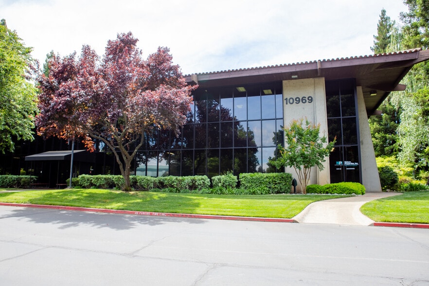 10969 Trade Center Dr, Rancho Cordova, CA for lease - Building Photo - Image 2 of 6