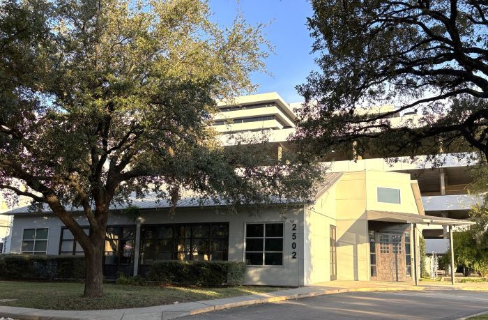 2502 Algerian Way, Houston, TX for sale Primary Photo- Image 1 of 4