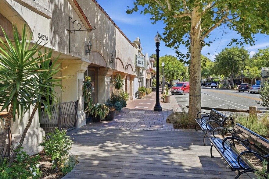 24274 Main St, Santa Clarita, CA for lease - Building Photo - Image 2 of 31