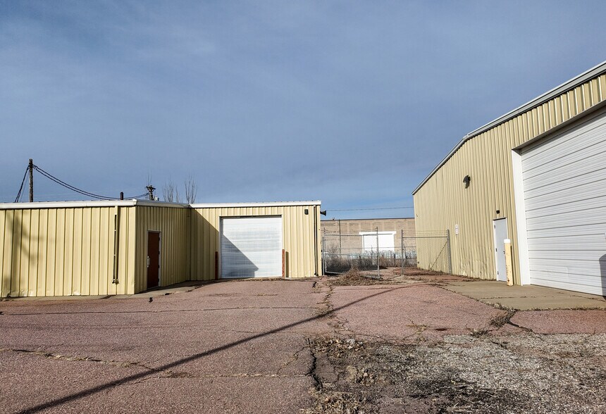 1409 N K Ave, Sioux Falls, SD à vendre - Photo du bâtiment - Image 3 de 24