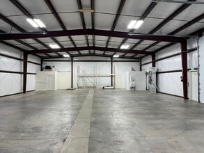 325 Tech Way, Grants Pass, OR for lease Interior Photo- Image 1 of 5