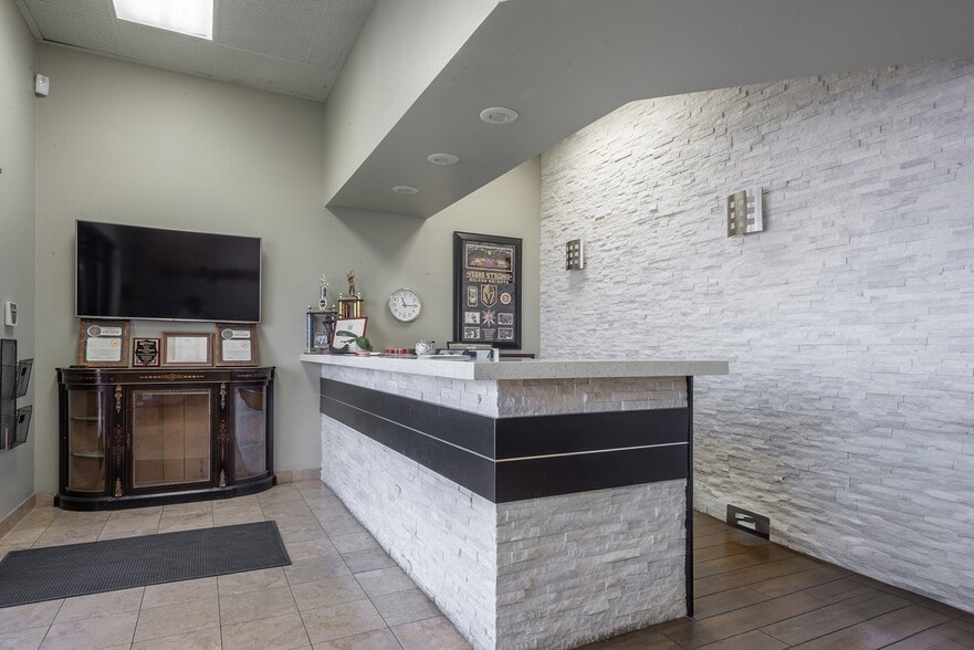 4427 E Sunset Rd, Henderson, NV for lease - Interior Photo - Image 3 of 11