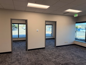 425 Etna St, Saint Paul, MN for lease Interior Photo- Image 2 of 9