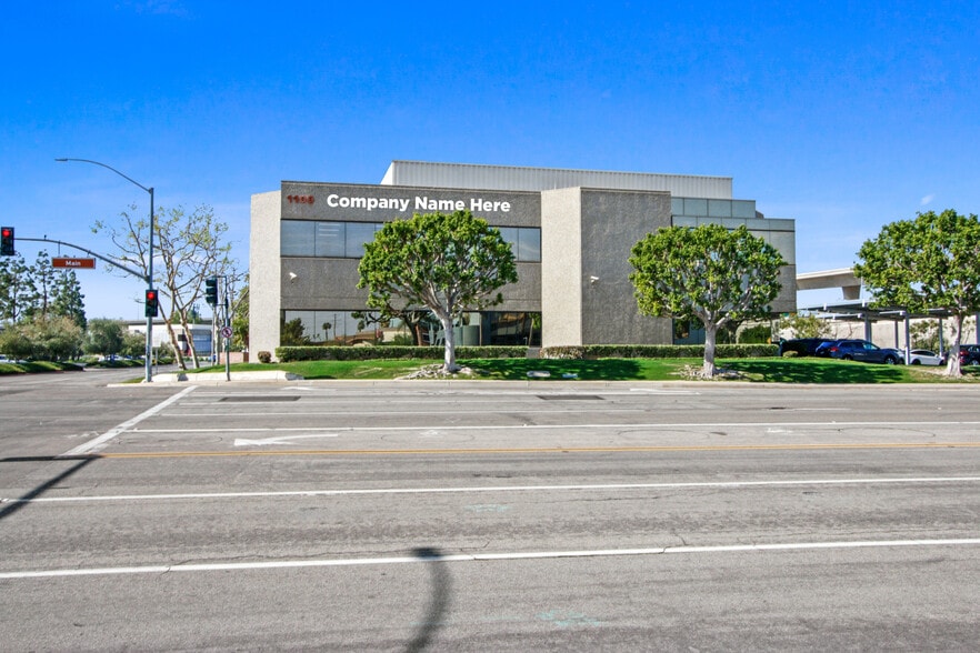 1100 Main St, Irvine, CA à louer - Photo principale - Image 1 de 5