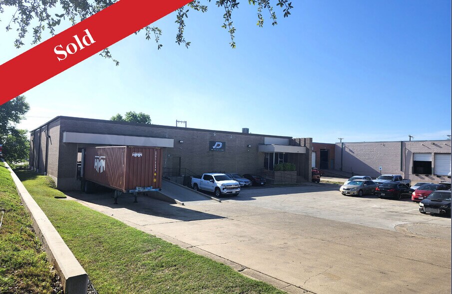One Leased Industrial Building For Sale portefeuille de 2 propriétés à vendre sur LoopNet.ca - Photo du bâtiment - Image 2 de 4