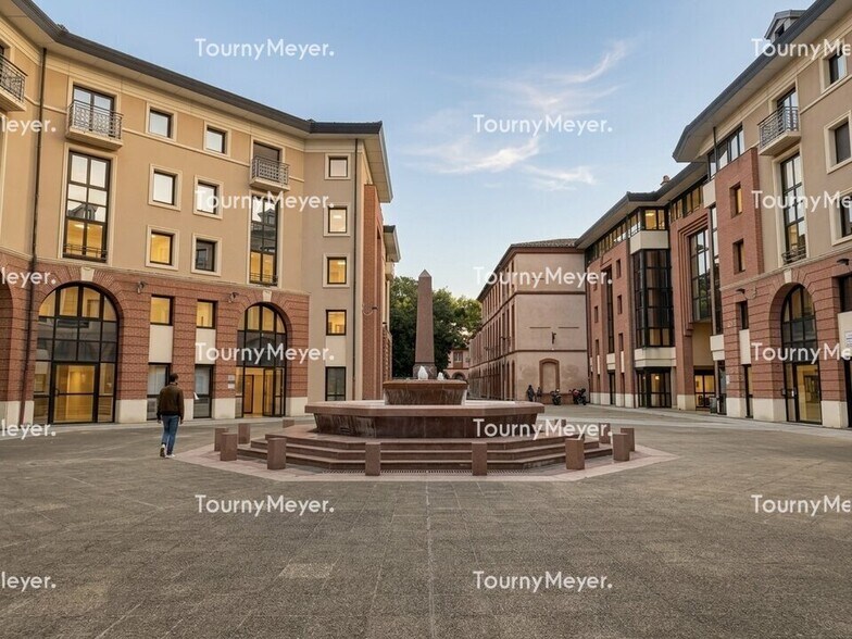 4 Place De Bologne, Toulouse à louer - Photo du bâtiment - Image 2 de 9