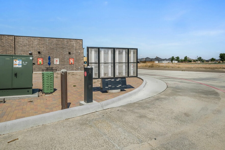 9402 Hillside Rd, Amarillo, TX for lease - Building Photo - Image 3 of 14