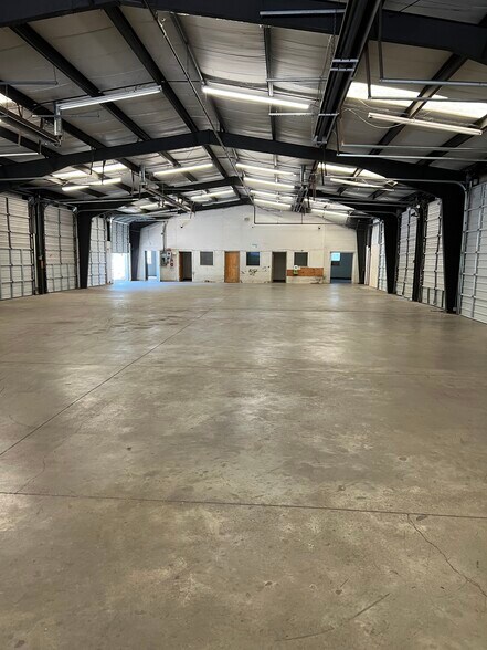 3400 Carlins Park Dr, Baltimore, MD à louer - Photo du bâtiment - Image 3 de 5