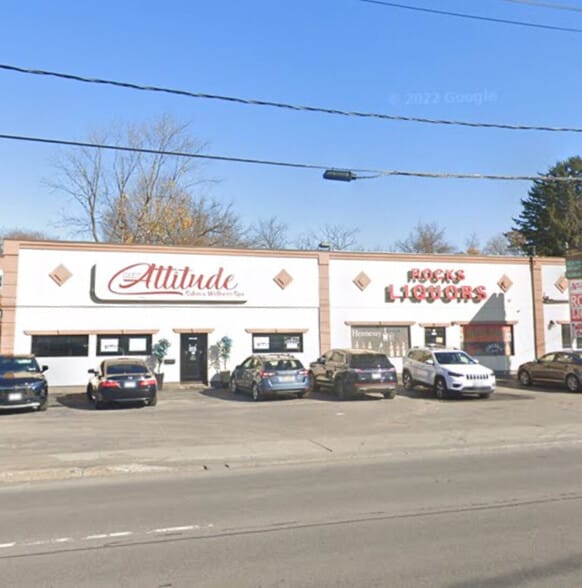 230-300 Oriskany Blvd, Yorkville, NY for lease - Building Photo - Image 1 of 4