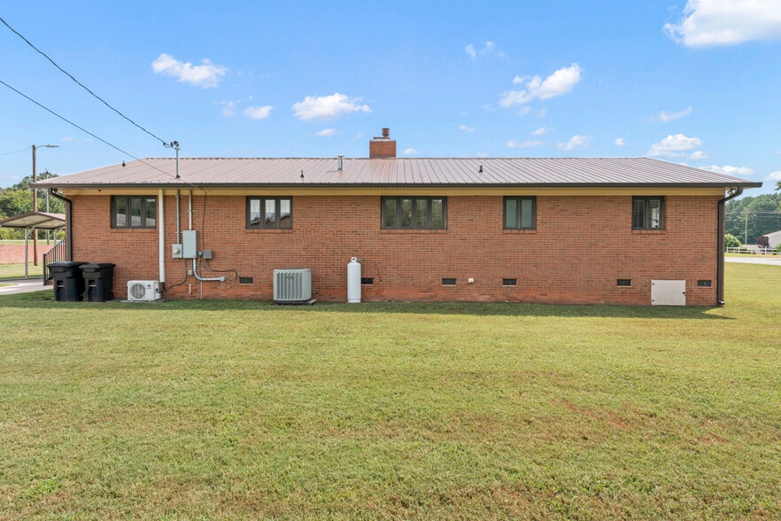 128 Killian Farm Rd, Stanley, NC à louer - Photo du bâtiment - Image 2 de 56