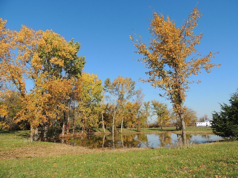 2304 Poplar Rd, Fort Scott, KS à vendre - Photo du bâtiment - Image 3 de 13