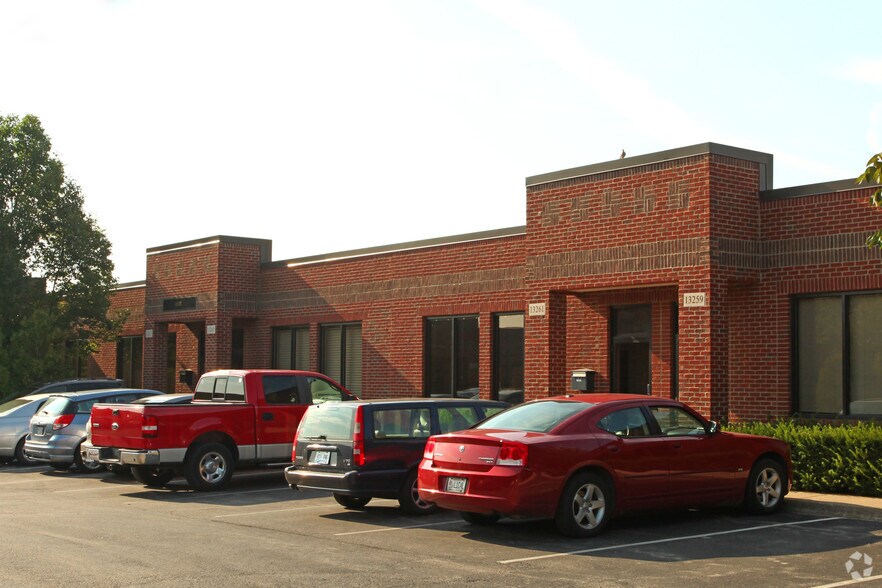 13277 Obannon Station Way, Louisville, KY à louer - Photo du bâtiment - Image 2 de 5
