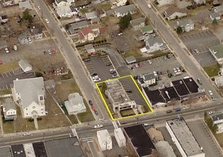 300 E Main St, Riverhead, NY - AERIAL  map view