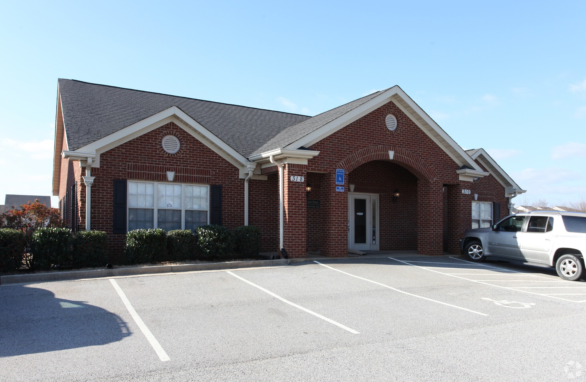 300-318 Racetrack Rd, McDonough, GA for sale Primary Photo- Image 1 of 66