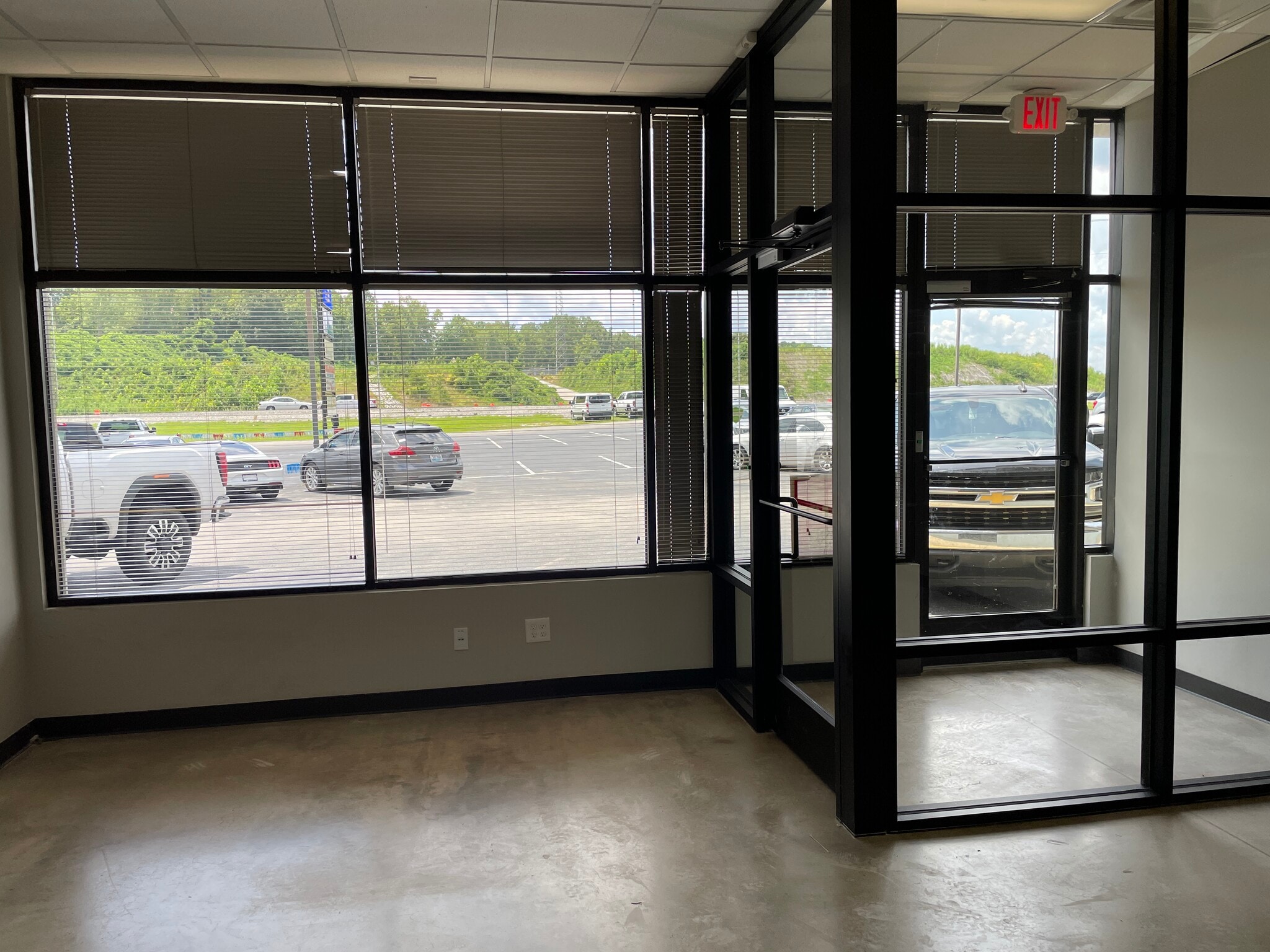 1454 W Cumberland Gap Pky, Corbin, KY for lease Interior Photo- Image 1 of 4