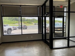 1454 W Cumberland Gap Pky, Corbin, KY for lease Interior Photo- Image 1 of 4