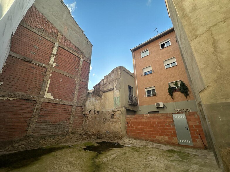 Calle del Pozo, 13, Zaragoza, Zaragoza for sale - Building Photo - Image 2 of 3