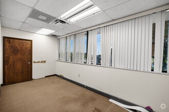 1761 W Hillsboro Blvd, Deerfield Beach, FL for lease Interior Photo- Image 1 of 1