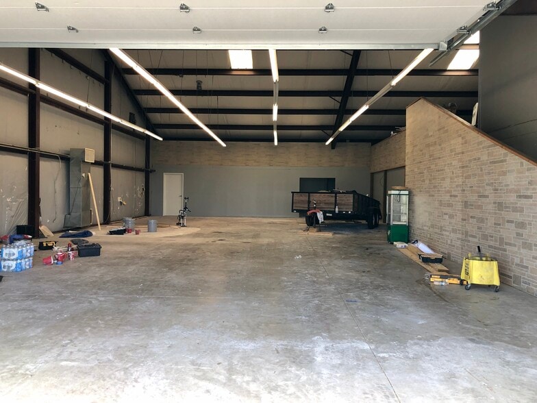 4617 Sutherland Rd, Owensboro, KY for lease - Interior Photo - Image 3 of 26