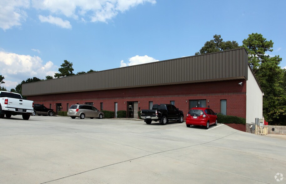 129 Pine Grove Rd, Locust Grove, GA à louer - Photo du bâtiment - Image 3 de 13