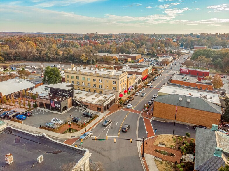 32 N Main St, Belmont, NC for lease - Building Photo - Image 3 of 7