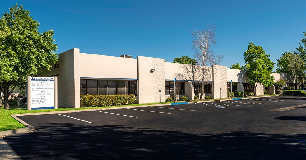 2534-2568 Industrial Blvd, West Sacramento, CA for lease - Building Photo - Image 1 of 6