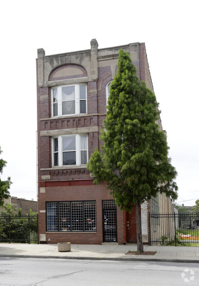 8928 S Commercial Ave, Chicago, IL for sale - Primary Photo - Image 1 of 1