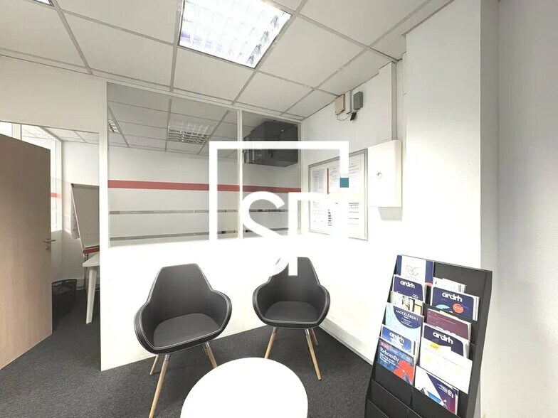 Office in Clermont-Ferrand for lease - Interior Photo - Image 2 of 20