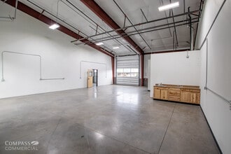 63052 Layton Ave, Bend, OR for lease Interior Photo- Image 2 of 6