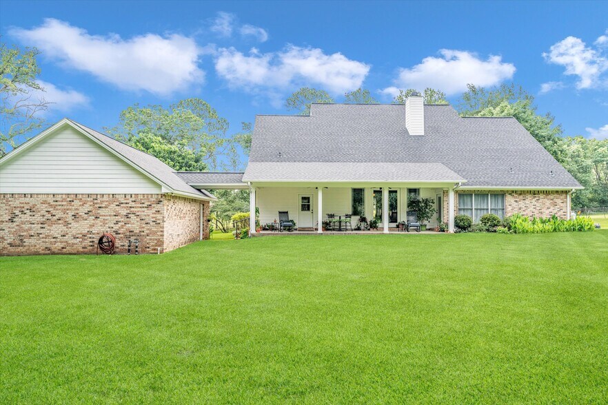 115 Tanglewood Dr, Huntsville, TX à vendre - Photo du bâtiment - Image 3 de 41