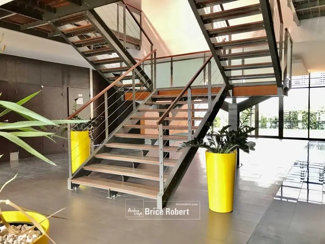 284 Allée Alexandre Borodine, Saint-Priest for lease Lobby- Image 1 of 2