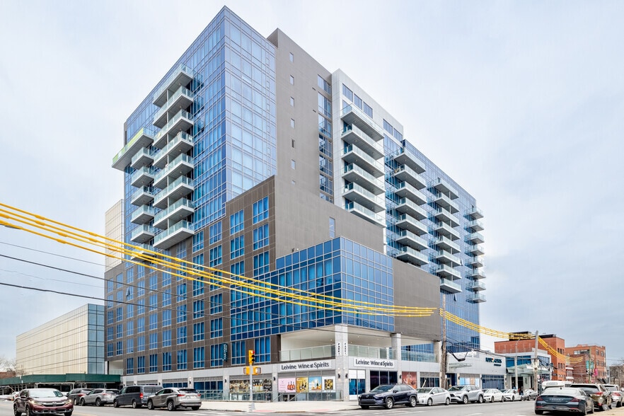 33-68 Farrington St, Flushing, NY à louer - Photo principale - Image 1 de 6