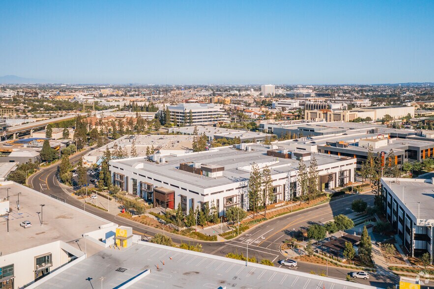 800 Apollo St, El Segundo, CA à louer - Aérien - Image 2 de 11