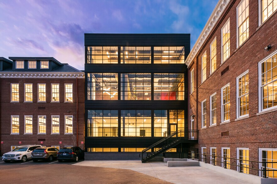 1923 Vermont Ave NW, Washington, DC à louer - Photo du bâtiment - Image 2 de 12