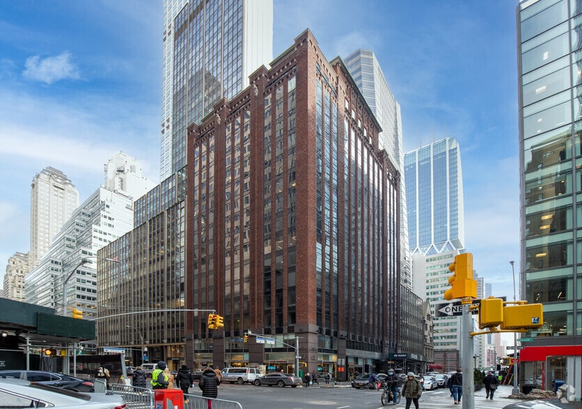 551 Madison Ave, New York, NY for lease - Building Photo - Image 1 of 15