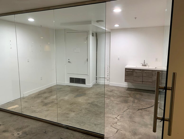 730 S Los Angeles St, Los Angeles, CA for lease - Interior Photo - Image 3 of 10