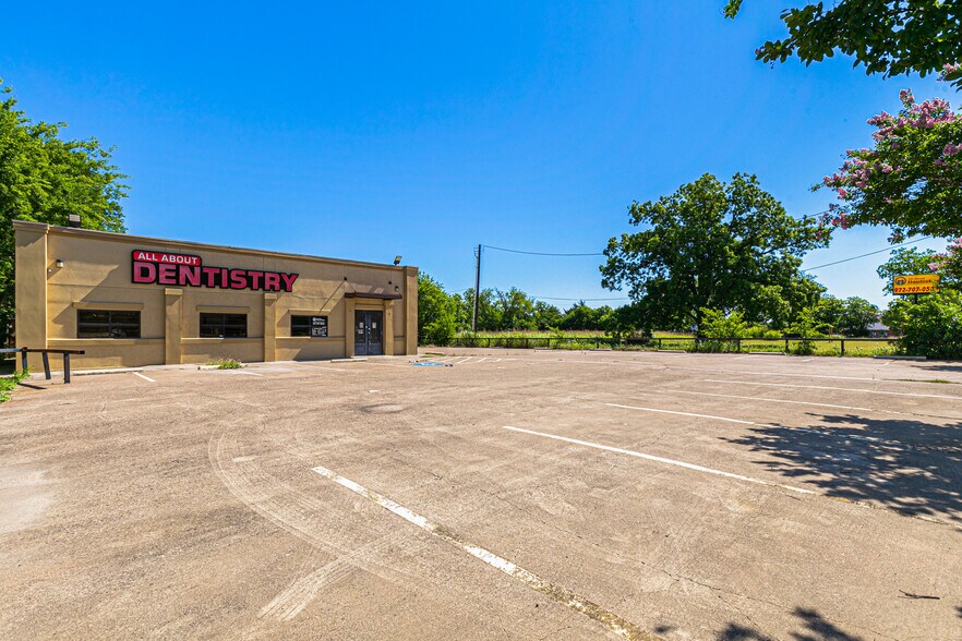 10215 Scyene Rd, Dallas, TX à vendre - Photo du bâtiment - Image 2 de 10