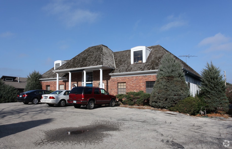 4500 W 90th Ter, Prairie Village, KS à vendre - Photo du bâtiment - Image 2 de 2