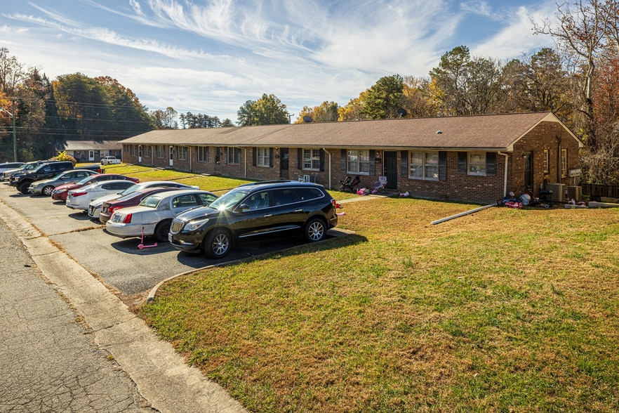 350 Valley Dr, South Boston, VA for sale - Building Photo - Image 2 of 7