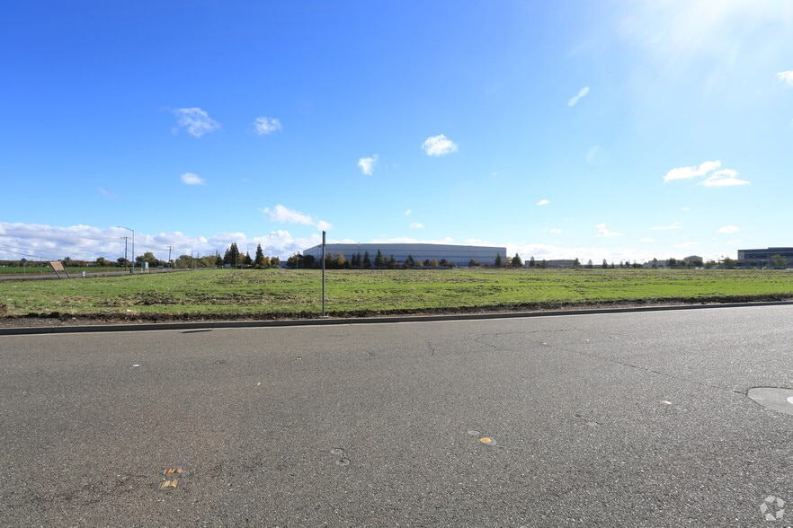 500 Vaughn Rd, Dixon, CA for sale - Primary Photo - Image 1 of 7