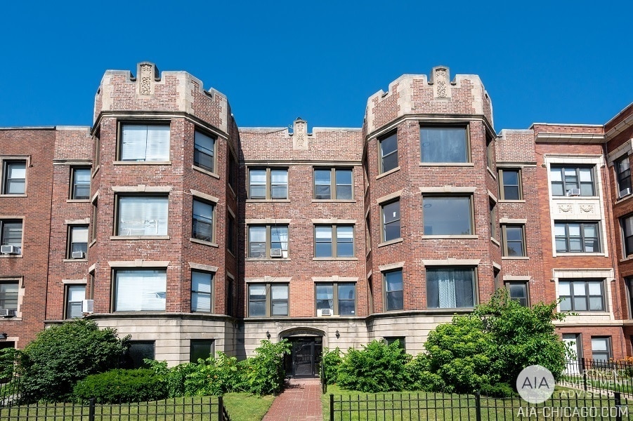 6830 S Jeffery Blvd, Chicago, IL for sale Building Photo- Image 1 of 2