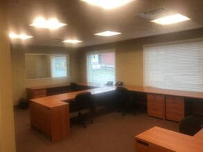 636 N Broadway, White Plains, NY for sale Interior Photo- Image 1 of 3