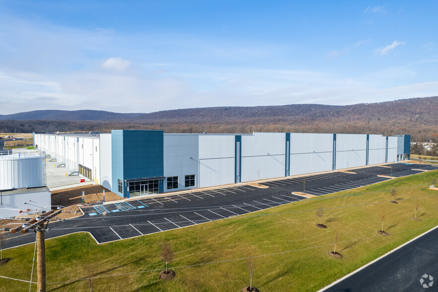 3501 Mountain Rd, Hamburg, PA for lease - Building Photo - Image 3 of 8