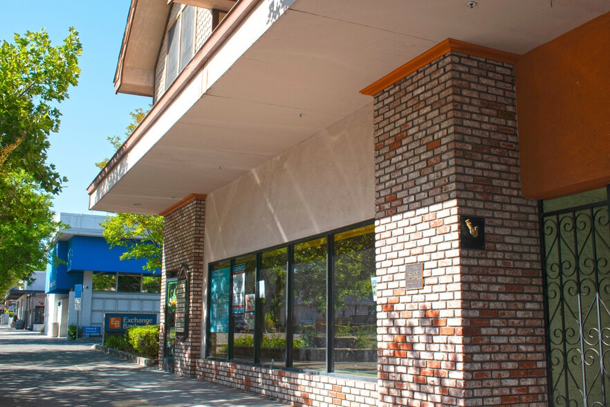 124-148 S Cloverdale Blvd, Cloverdale, CA for lease - Building Photo - Image 2 of 6