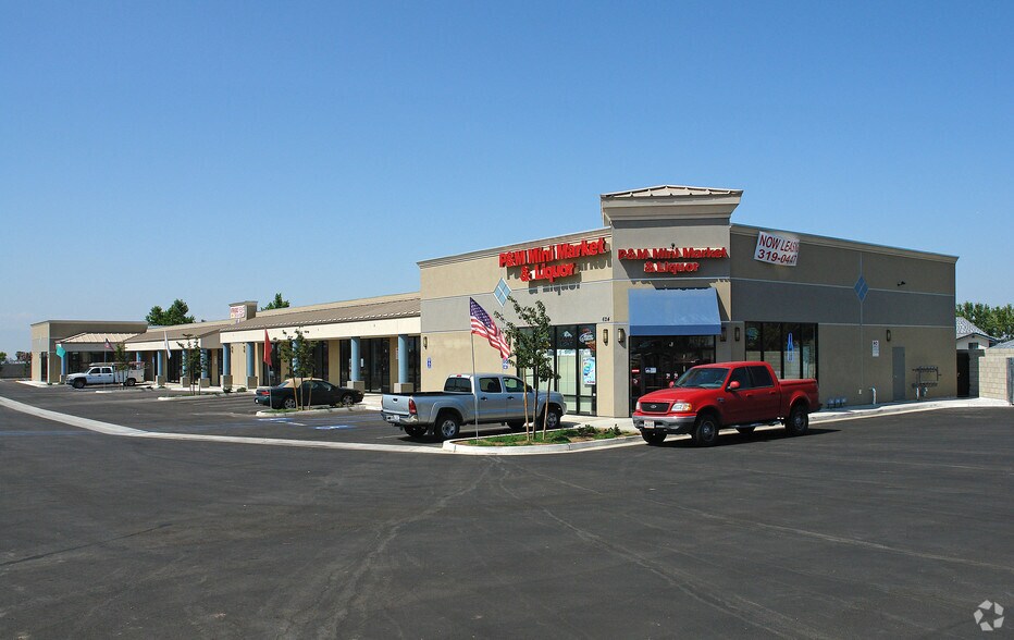 624 Morning Dr, Bakersfield, CA à louer - Photo du bâtiment - Image 1 de 8