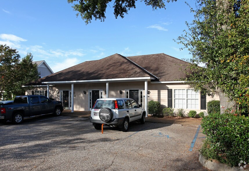 6304 Piccadilly Square Dr, Mobile, AL à vendre - Photo du bâtiment - Image 2 de 3