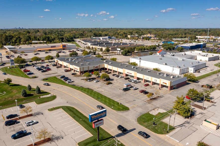 301-341 Market Pl, Fairview Heights, IL for lease - Aerial - Image 3 of 3