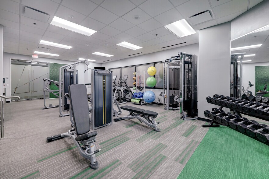 3900 Essex Ln, Houston, TX à louer - Photo intérieure - Image 3 de 4