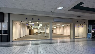 341-351 Three Rivers Dr, Kelso, WA for lease Interior Photo- Image 2 of 10